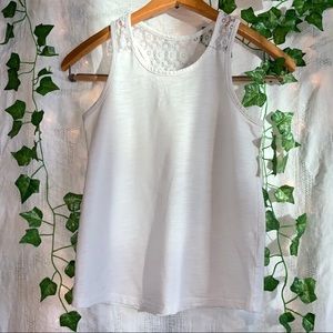 White racerback tank top 💕